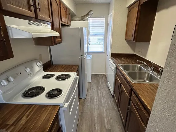 Rolling Hills- Apartments and Townhomes!