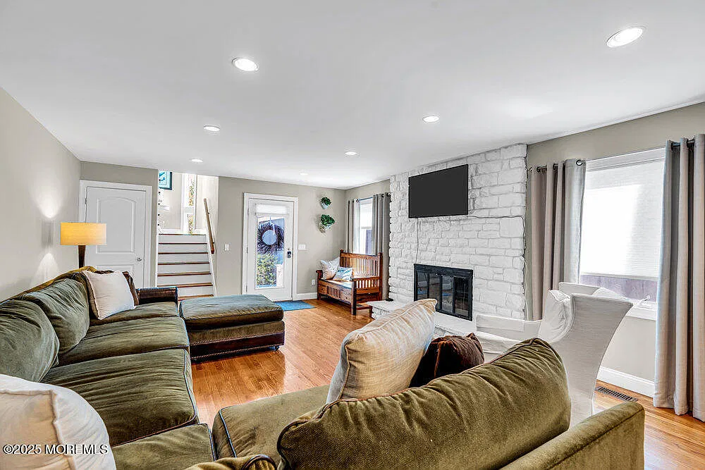 4 bed, 2248 sqft, $35,000 — Photo 4