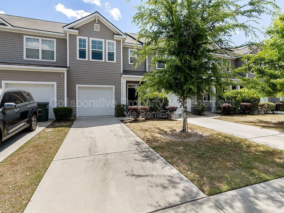 1st image of 13 Villas Of Garrard Dr