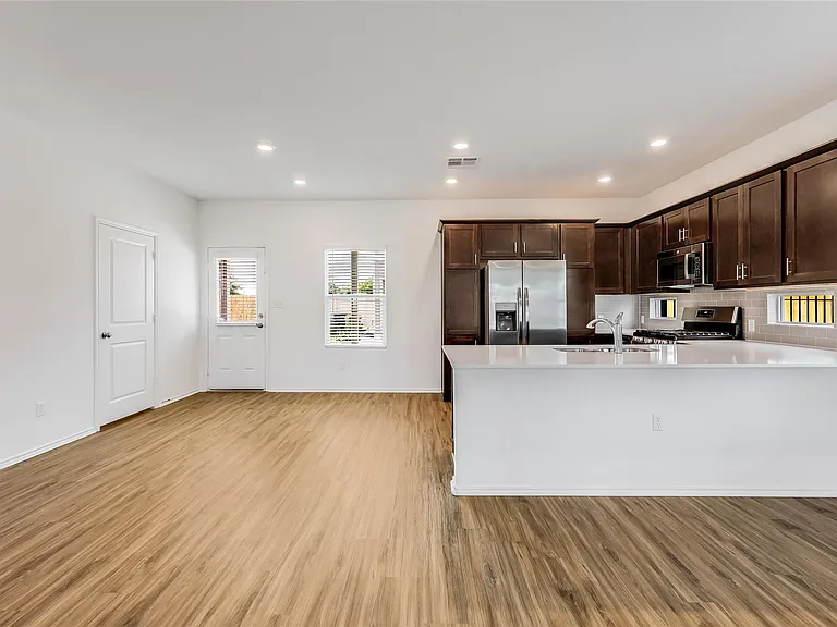 1545 Cobblecrest Ln — Photo 9