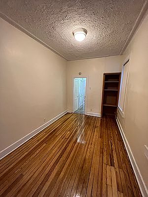 5th image of 30-50 23rd St #2R