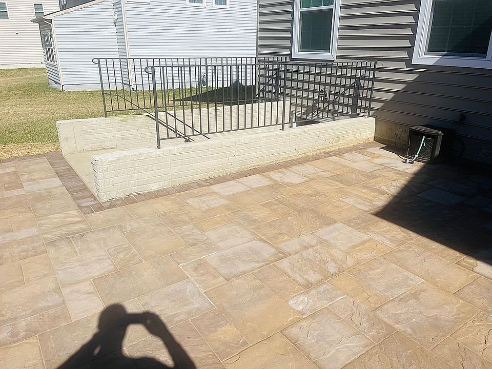 1st image of 213 Bottsford Ave