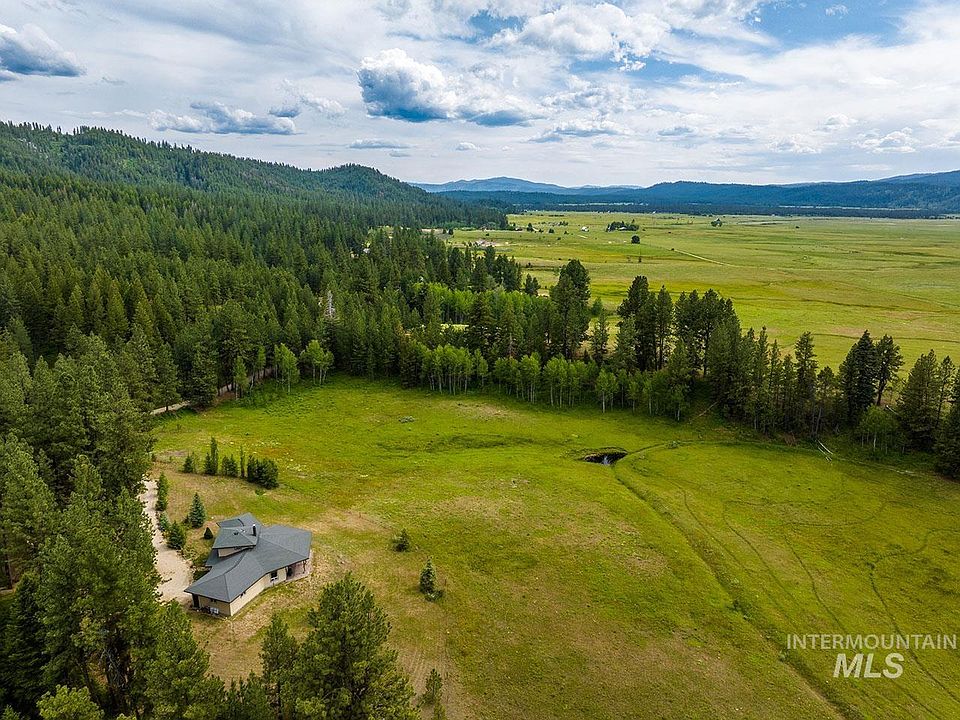 1st image of 10885 Callender Rd