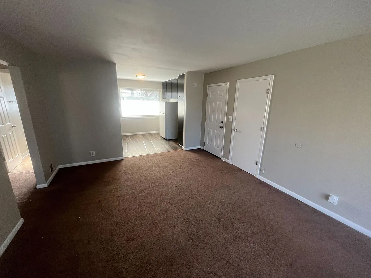 Building Photo - 6051 Laurel Hall Dr