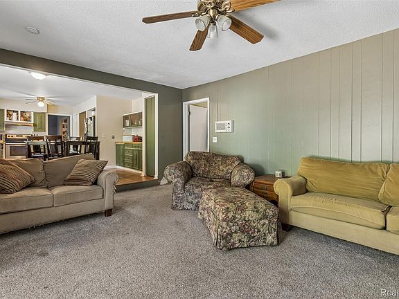 11th image of 2329 Melody Ln