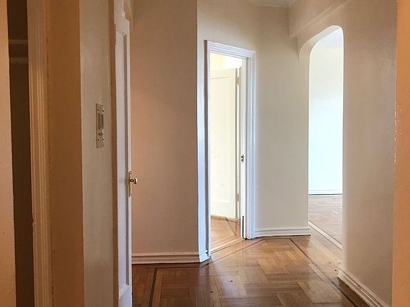 5th image of 100 Linden Blvd APT 3D