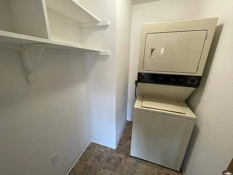 Thornridge Apartments — Photo 65