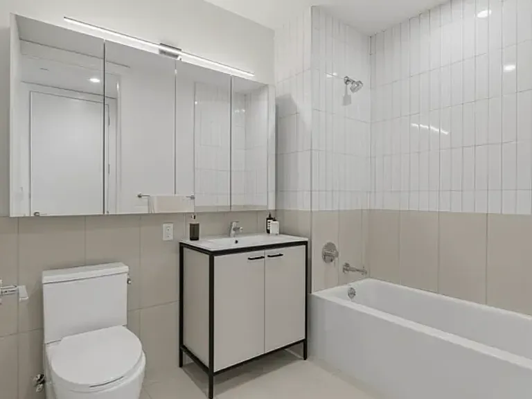 636 W 158th St #8F — Photo 12