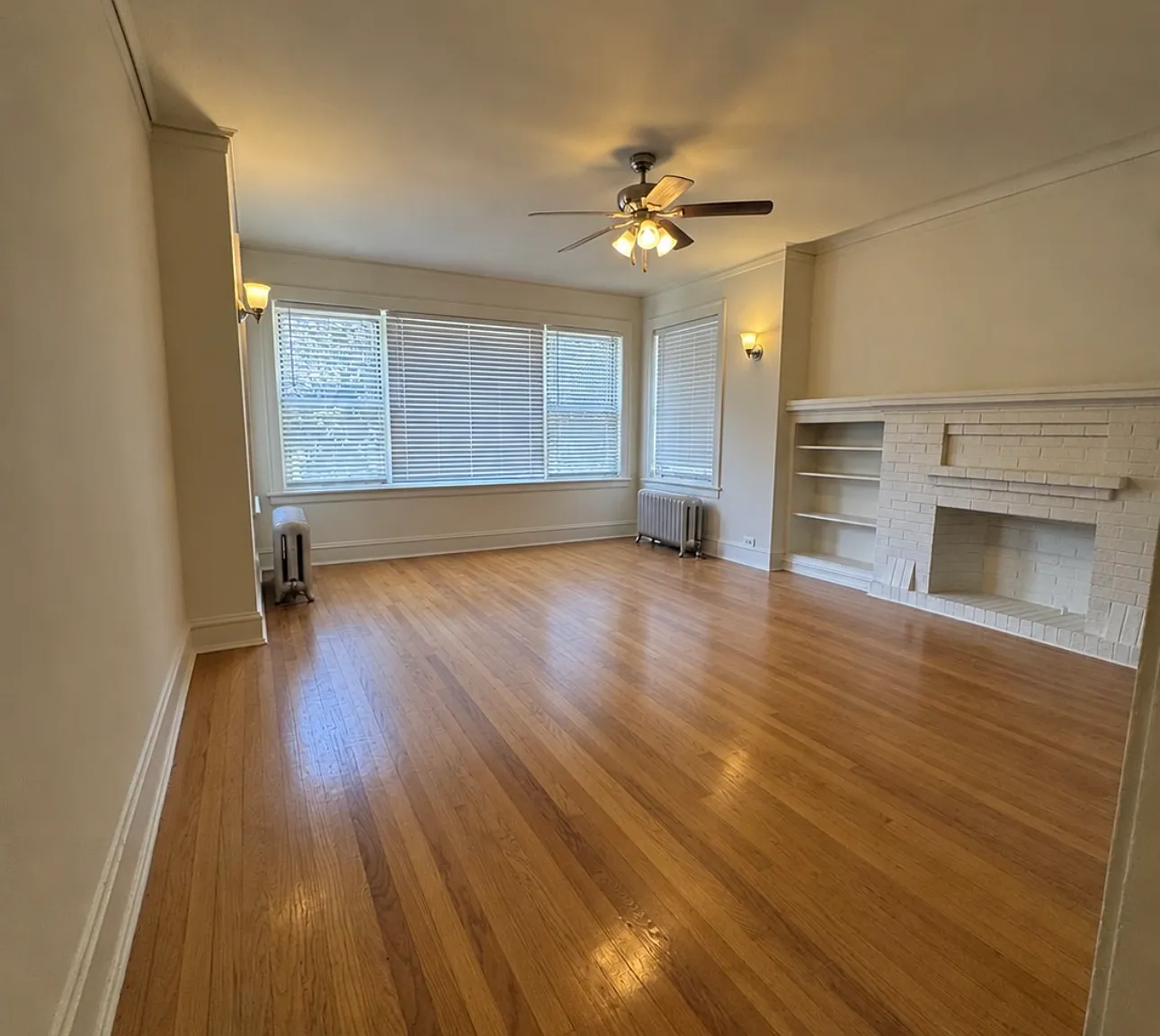 2 bed, 1300 sqft, $2,200 — Photo 1