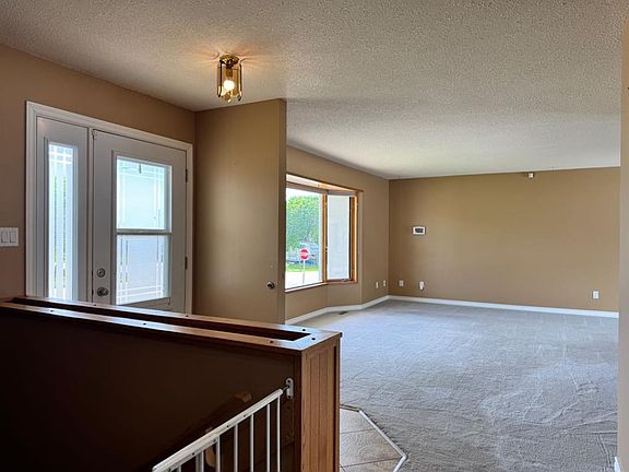 4th image of 11300 S 110 Avenue Cres