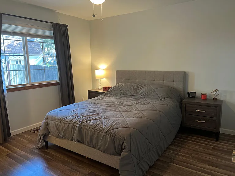 2576 Elwood Ave — Photo 18
