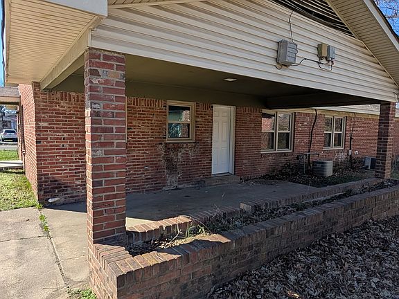 3rd image of 1120 W Monroe Ave #1