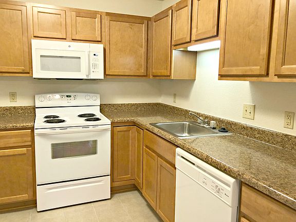 Large Kitchens- Stonehenge Gates in Flint, MI!