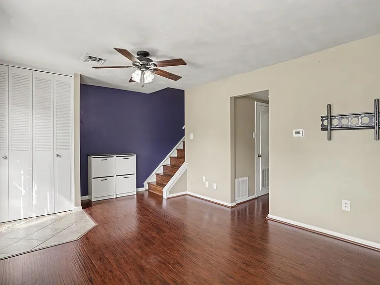 803 Hills Dr — Photo 6