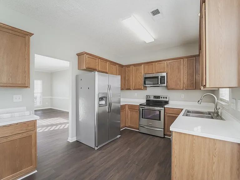 2700 Hampton View Ct — Photo 8