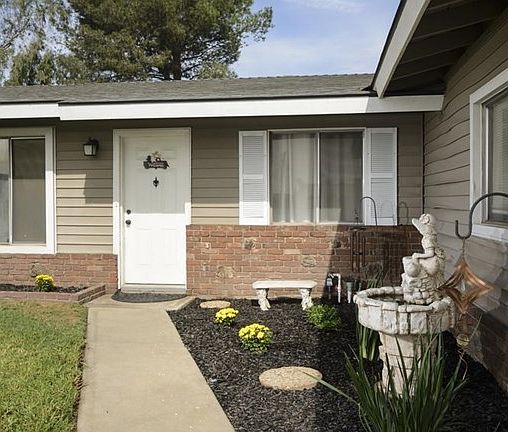 2nd image of 14736 Whittram Ave