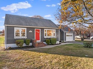 79 Middle Rd, Acushnet, MA 02743