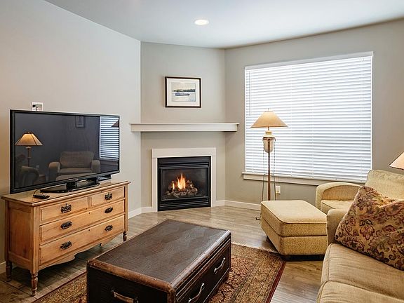 2nd image of 211 Ramshorn Peak Ln