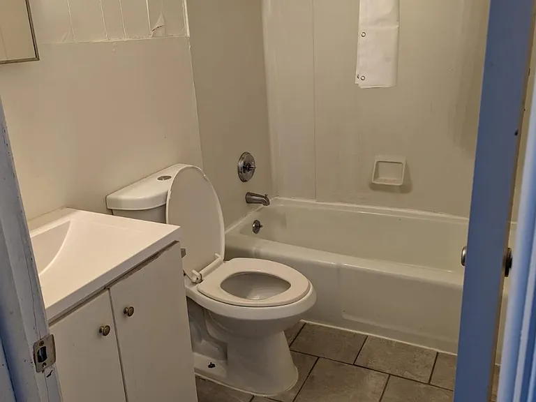 41 Waltham St #2R — Photo 6