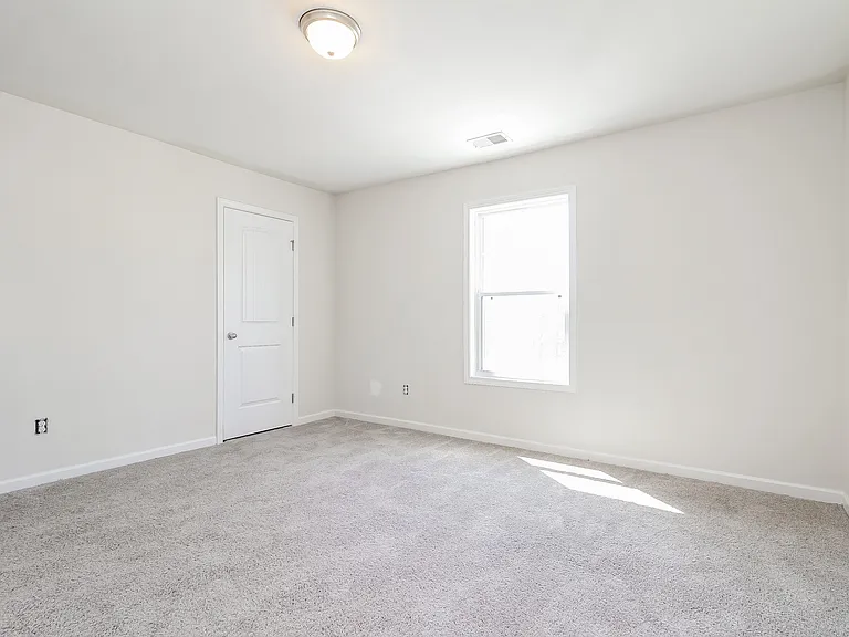 219 Royal Way — Photo 6