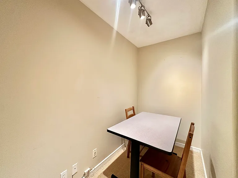 2688 Vine St — Photo 21