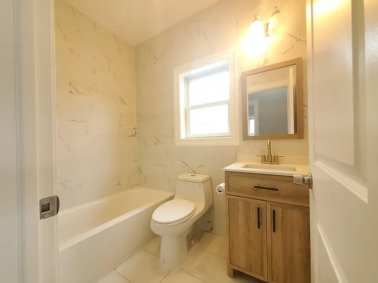 84 Andrew St — Photo 13