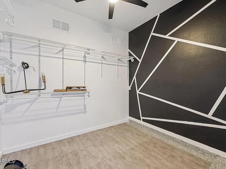 2732 E Hillery Dr — Photo 18