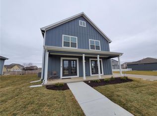 1097 SW Arborway Dr, Lees Summit, MO 64082