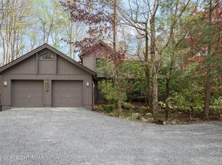 119 Boones Trl, Pocono Pines, PA 18350