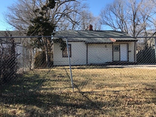 2nd image of 1811 N Poplar Ave