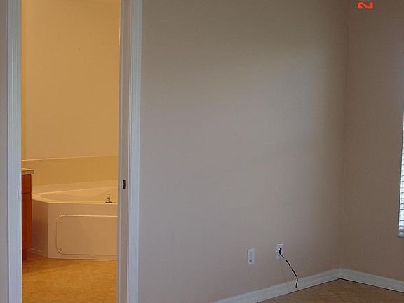 2nd image of 301 SW 14th Pl