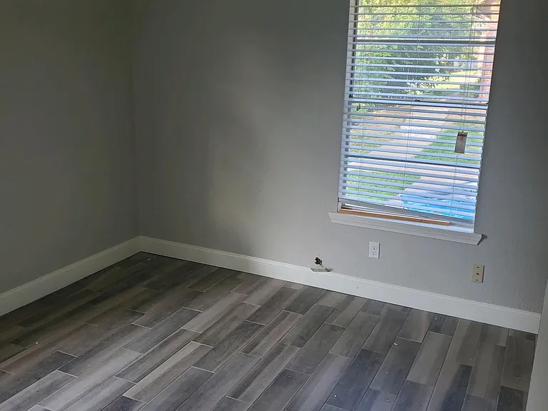 823 Hardy Springs Cir #A — Photo 2