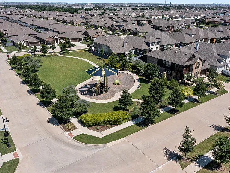 7404 Hawthorne Way — Photo 30