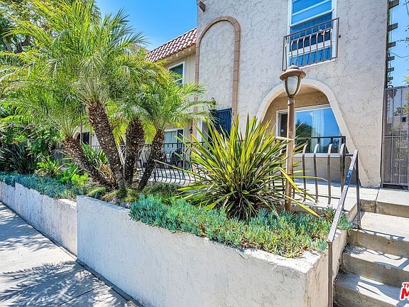 3rd image of 8025 Redlands St APT 15