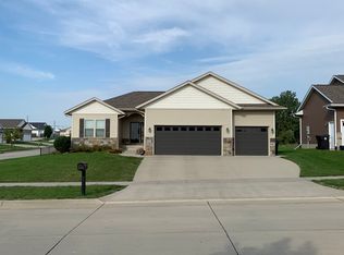 5121 Addison Dr, Cedar Falls, IA 50613