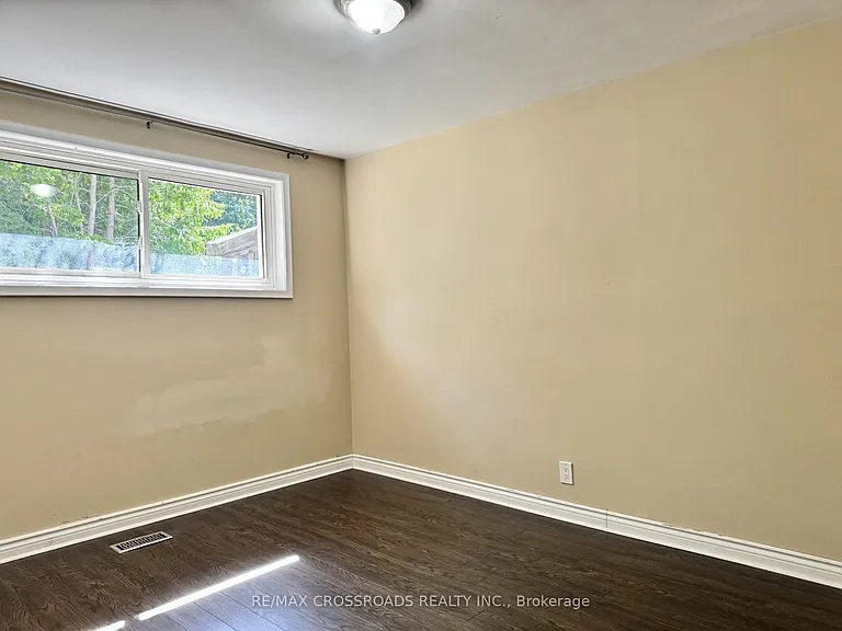21 Davis Rd #MAIN — Photo 5