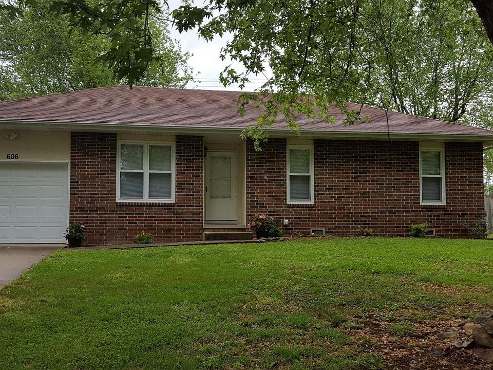 1st image of 606 Daniel Ln