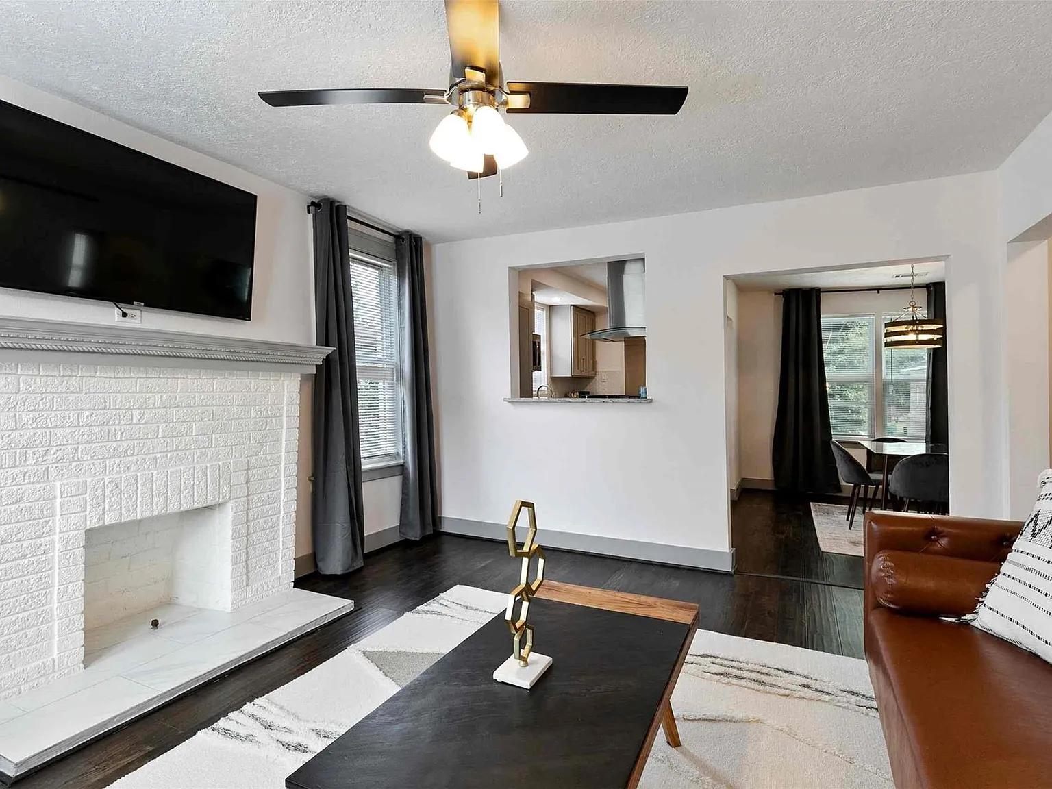 2 bed, 1.0 bath, 1082 sqft, $1,695 — Photo 4