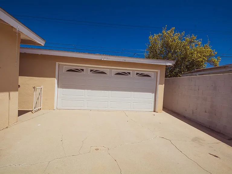 11433 Littchen St — Photo 29
