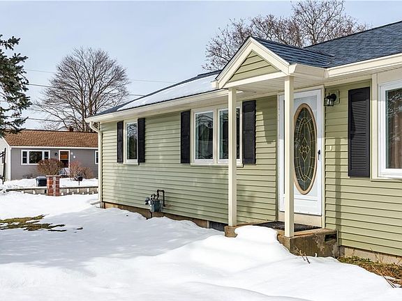 5th image of 586 Child St