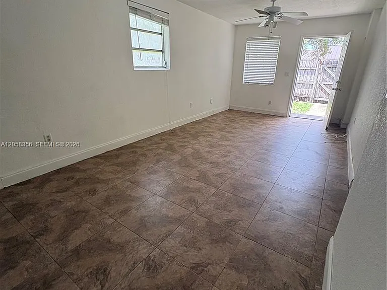 410 Pinecrest Dr #2 — Photo 2