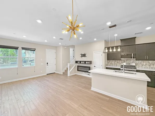 1109 Delpy View Point, Vista, CA