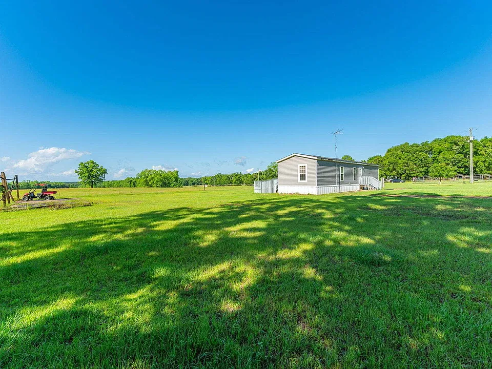 2295 Bermuda Ln
