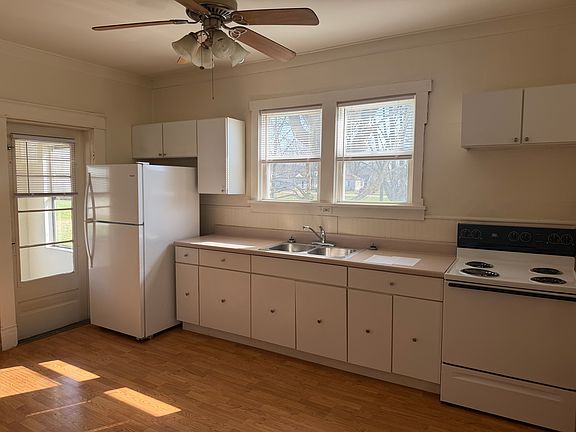 4th image of 502 N Jefferson Ave