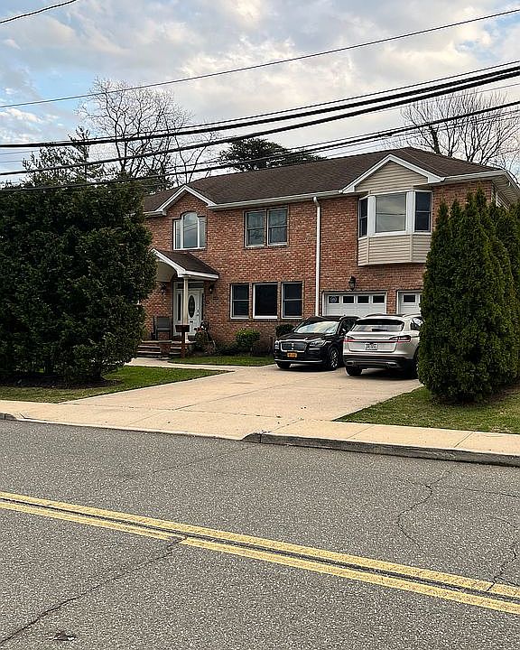 1st image of 668 Emerson Dr