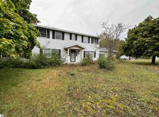 6656 Indian Hill Rd, Honor, MI 49640