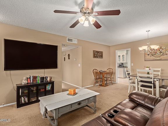 4th image of 10944 W Santa Fe Dr
