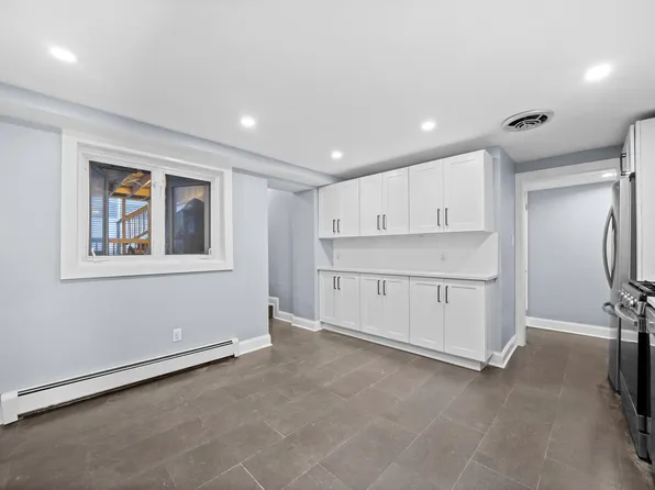 211 New York Avenue image 4 of 37