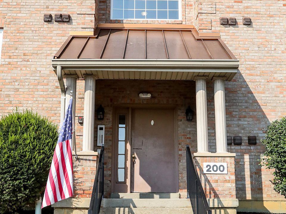 1st image of 203 Ashley Dr #203