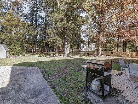 4th image of 1616 Littleton Blvd